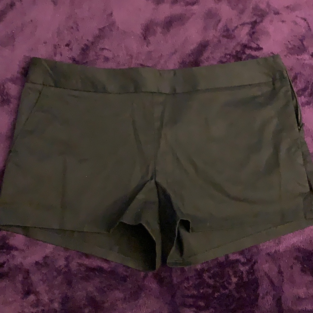 Express size 8 black shorts